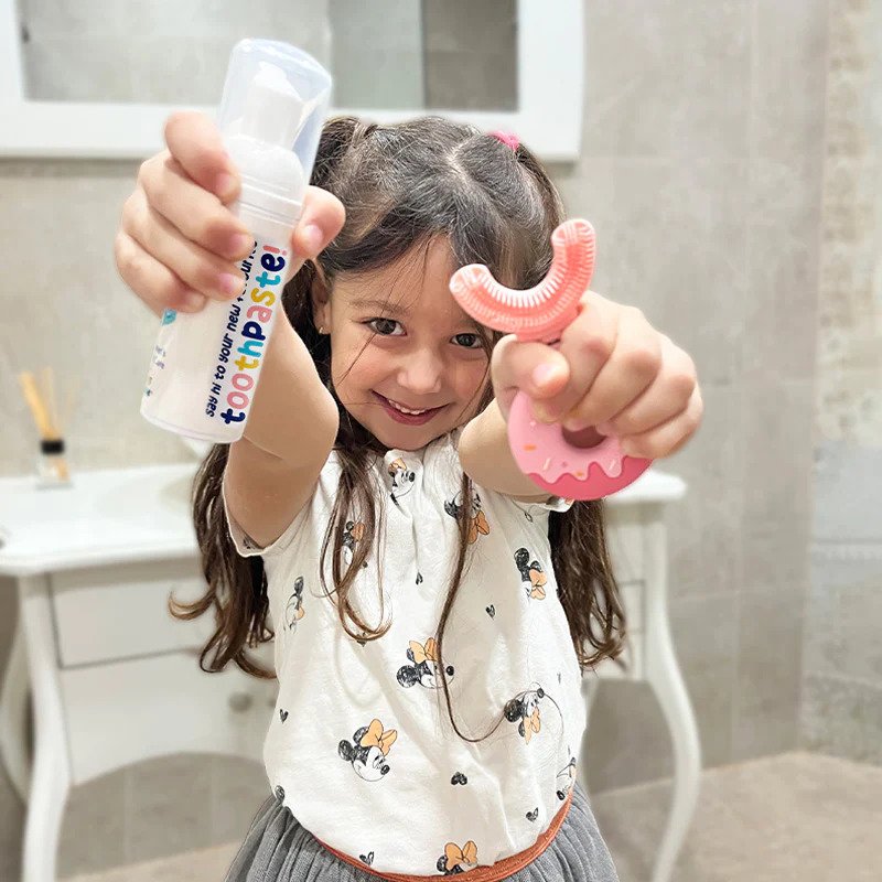 Set Familiare Belli Denti® - 2x Spazzolini e Dentifricio Schiumogeno